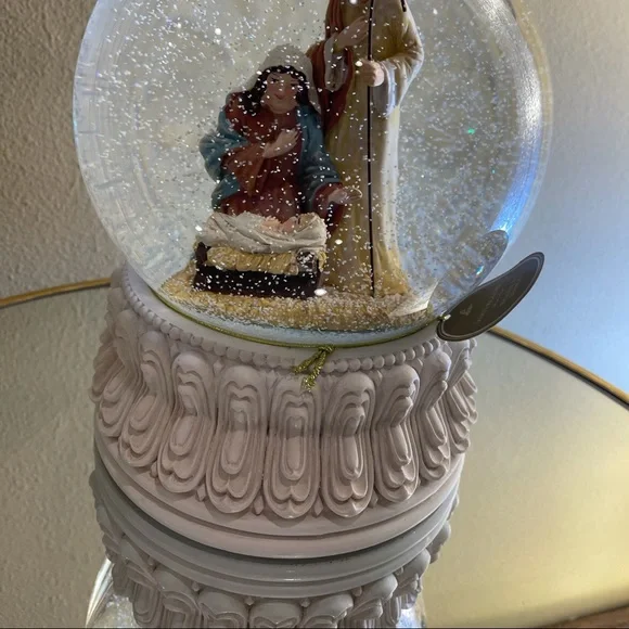 Christmas Holy Family Water Globe / XXL